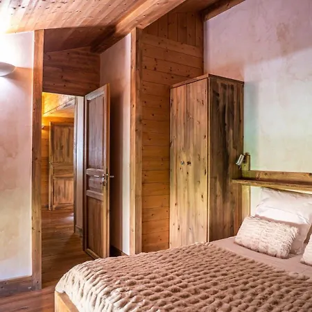 Ferienhaus Demi-chalet En Plein Coeur De - Gabi Chamonix